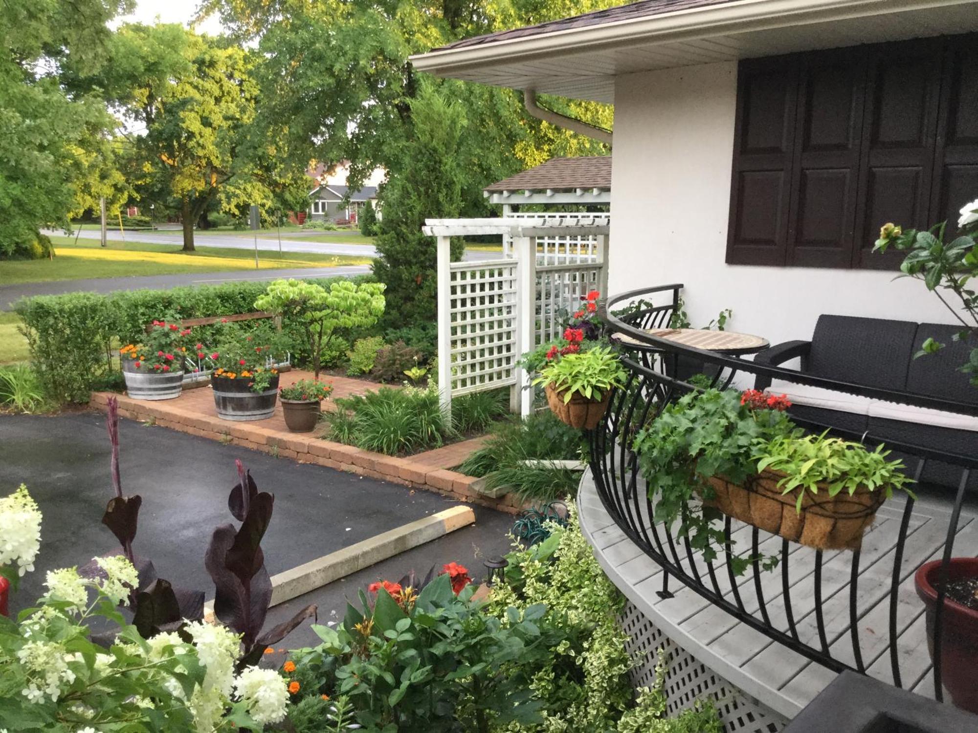 Via Veneto - Old Town Bed & Breakfast Niagara-on-the-Lake ภายนอก รูปภาพ