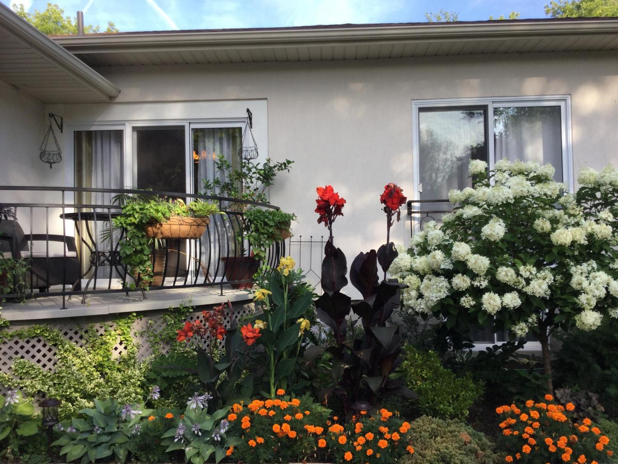 Via Veneto - Old Town Bed & Breakfast Niagara-on-the-Lake ภายนอก รูปภาพ