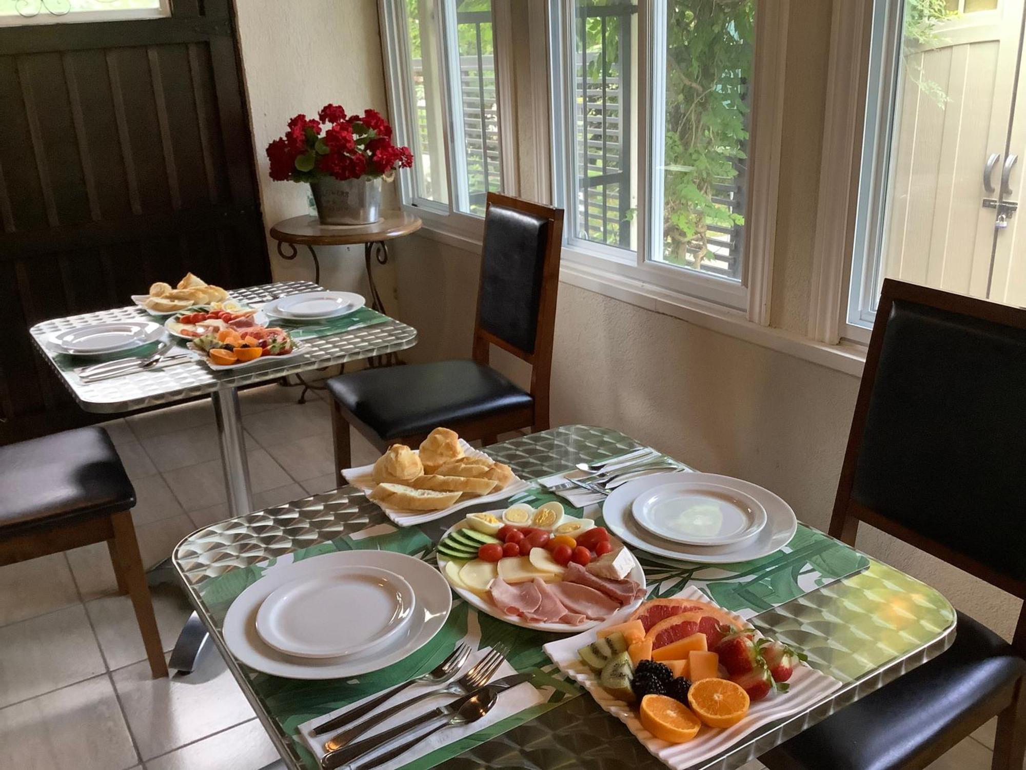 Via Veneto - Old Town Bed & Breakfast Niagara-on-the-Lake ภายนอก รูปภาพ