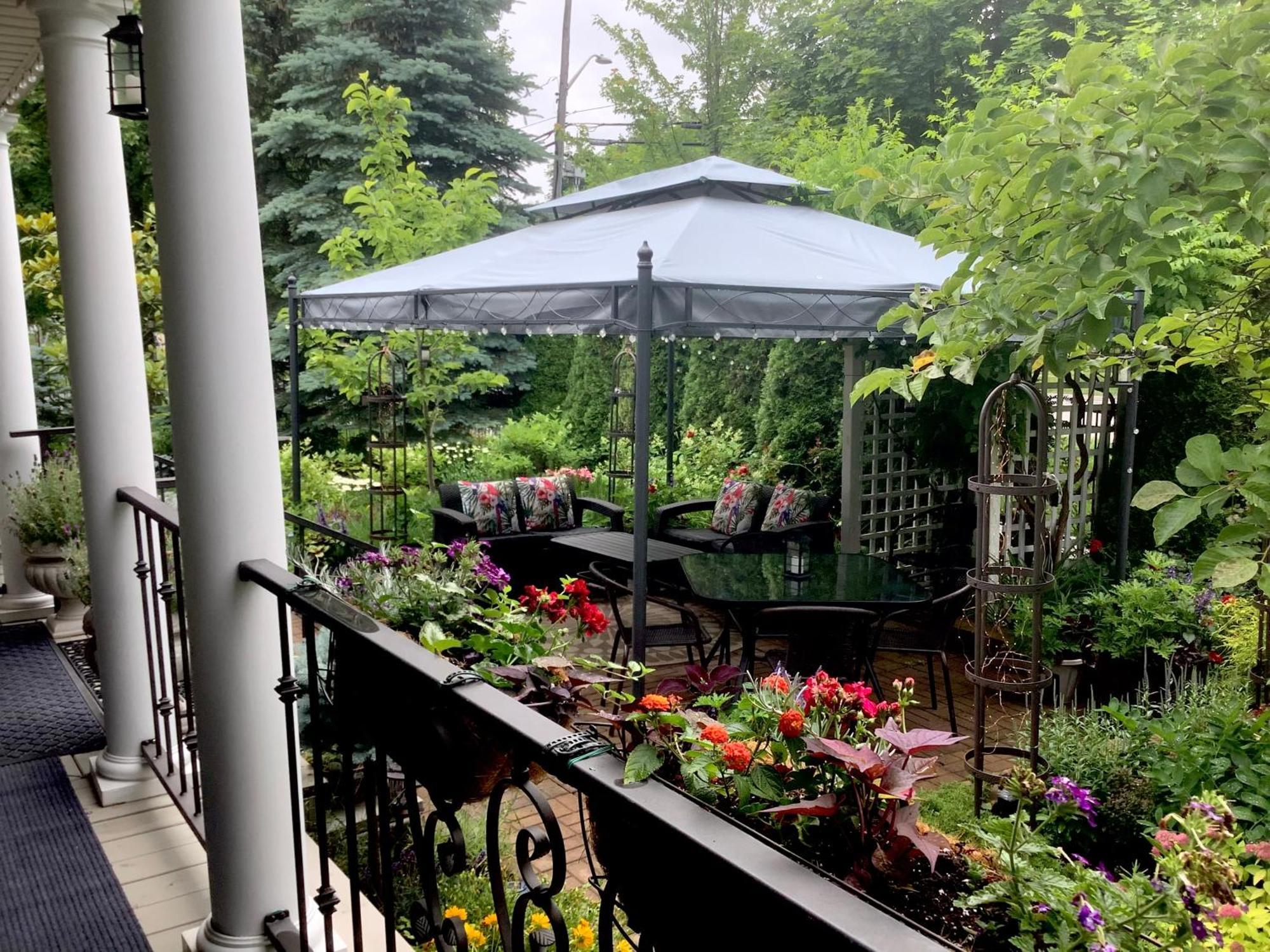 Via Veneto - Old Town Bed & Breakfast Niagara-on-the-Lake ภายนอก รูปภาพ